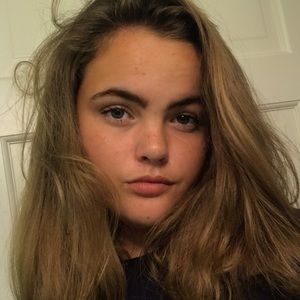 Meet your Posher, Chloe